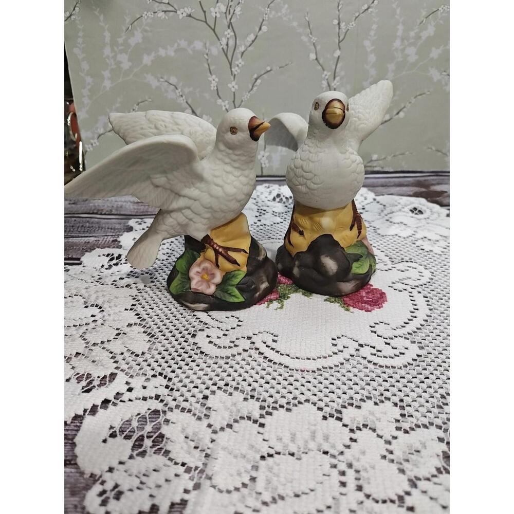 Vintage 2 Doves Figurines White Fine Porcelain Floral Base 5.5" Bird Collectible - Picture 12 of 14